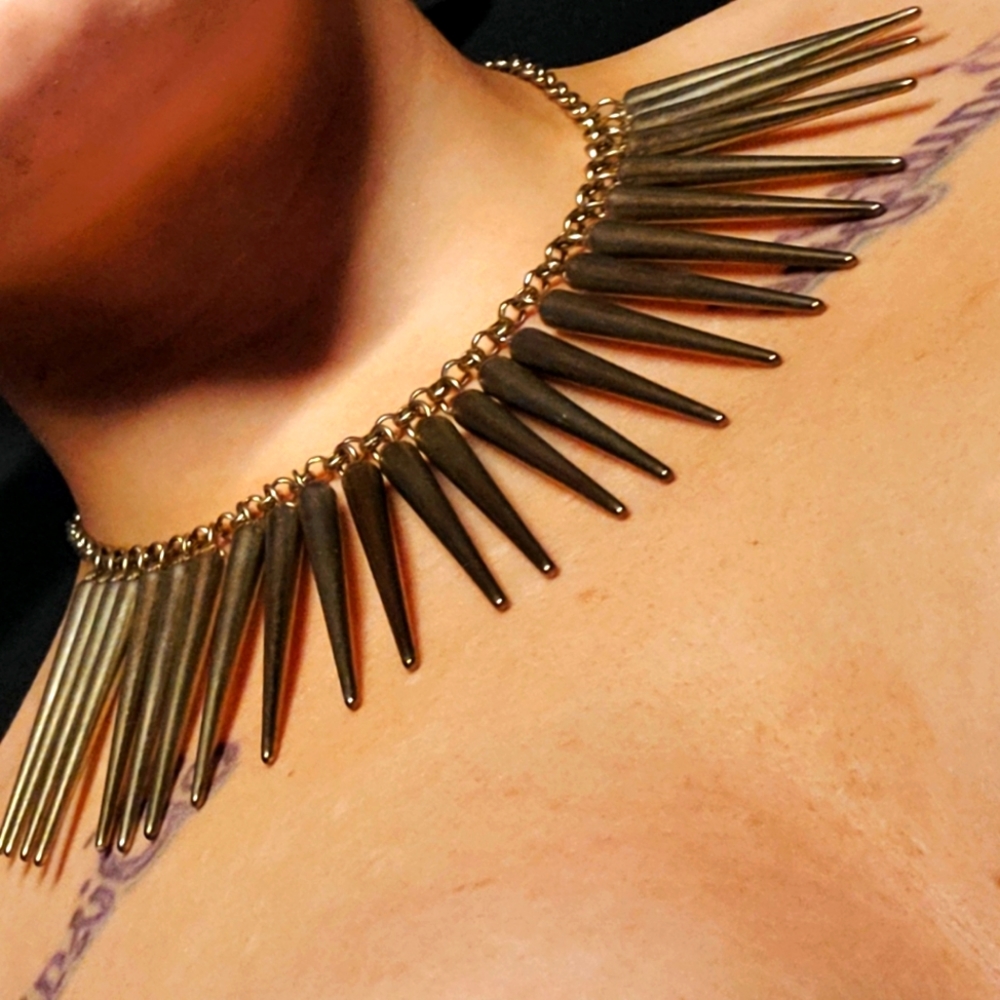 Like New! H&M Dangling Spike Fashion Necklace!